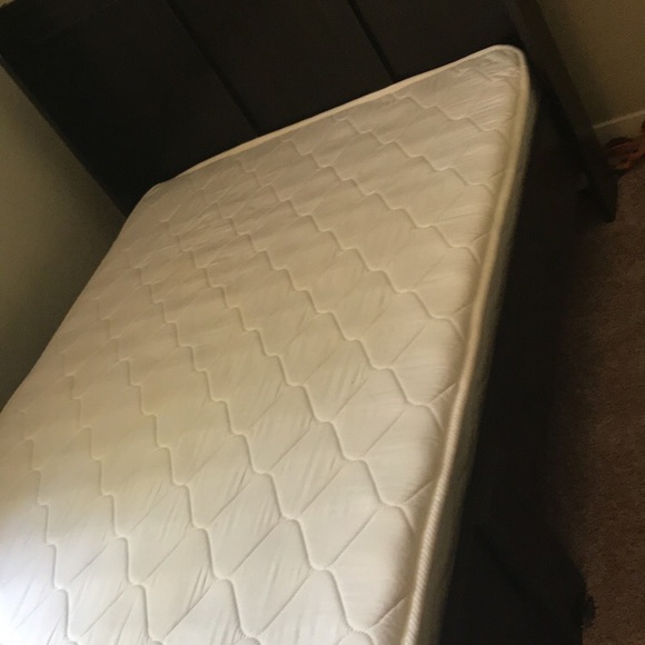 Mainstay twin mattress and bed frame - Picture 2 of 2